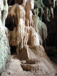 Stalattiti "trono" a Koh Phee