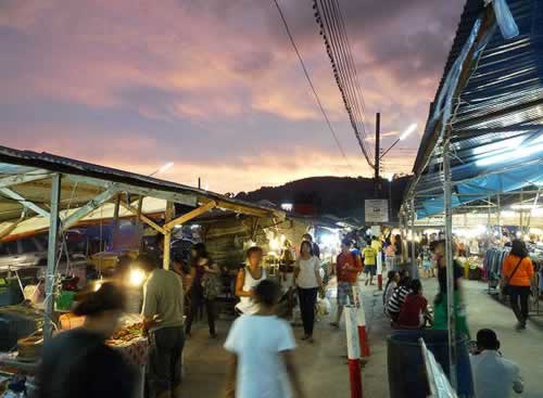 Naka Weekend Market